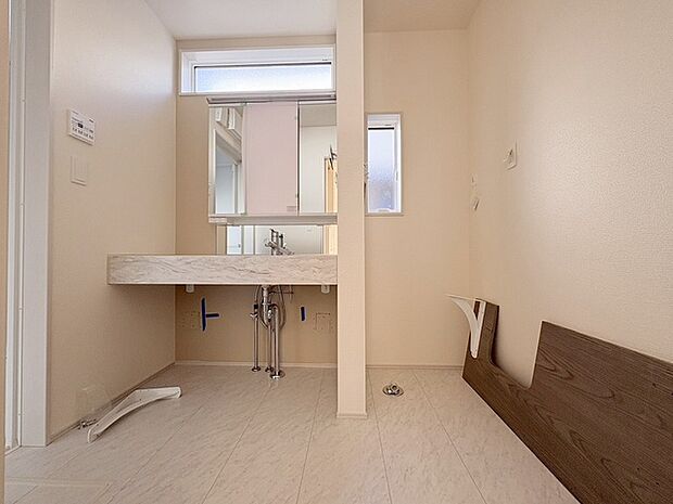 使いやすいタイプの洗面化粧台のあるランドリースペース