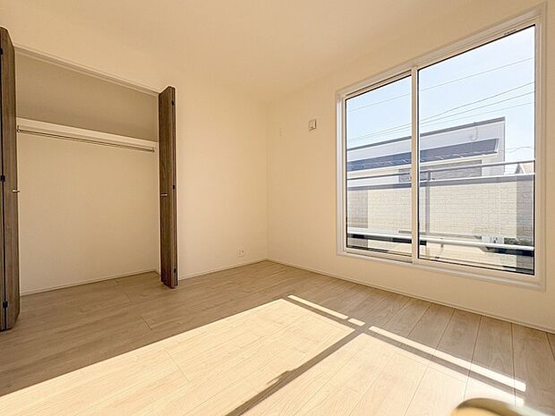 各お部屋に収納が設置されています。