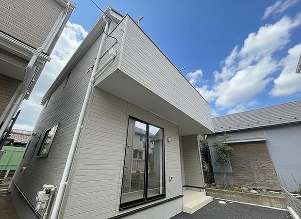 建物が完成しましたので室内のご見学予約スタート。当日のご見学予約も大歓迎です。お気軽にご連絡ください。他にもインターネットに掲載していない情報も沢山ありますので、比較で併せてご見学ができます。 