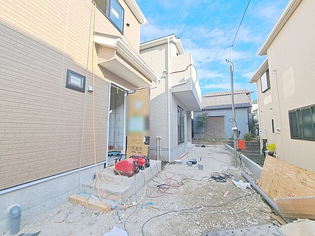 現地のご見学予約もスタートしました。周辺で売りに出ている物件も沢山御座います。まとめてご見学ができますのでお気軽にお申しつけください。 