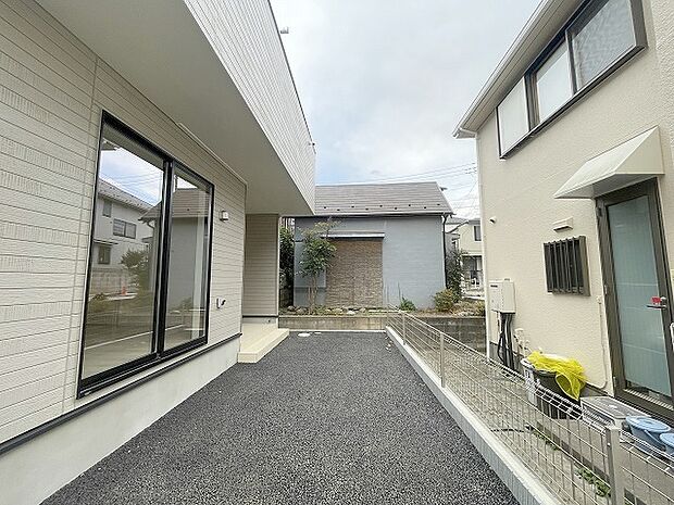 周辺のエリアで他にも沢山売りに出ている物件があります。インターネット掲載前の情報などもありますのでお気軽にお問合せください。まとめてご見学できます。 