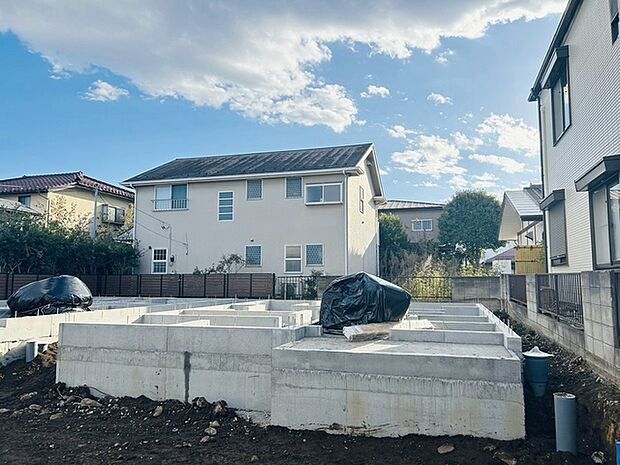 現地のご見学予約もスタートしました。周辺で売りに出ている物件も沢山御座います。まとめてご見学ができますのでお気軽にお申しつけください。 