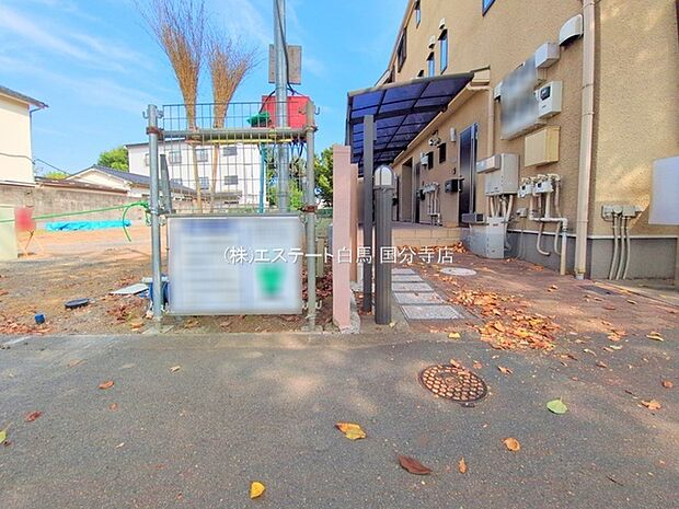 現地ご見学の際、スタッフが様々なご質問に対応いたします、周辺環境、前面道路、建築可能な建物について、ぜひご相談ください。