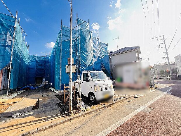 現在建物を建築中です、建築中の物件については現地確認の他、同施工会社の完成施工例のご案内、担当者のプレゼンテーションにてご検討ください。適切なご検討の方法をご説明させて頂きます。