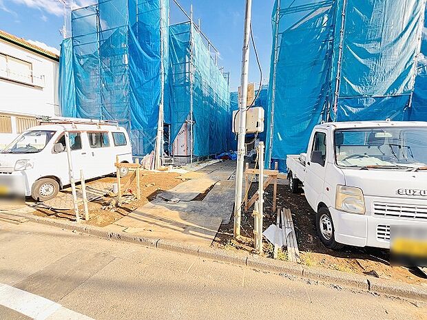 現在建物を建築中です、建築中の物件については現地確認の他、同施工会社の完成施工例のご案内、担当者のプレゼンテーションにてご検討ください。適切なご検討の方法をご説明させて頂きます。