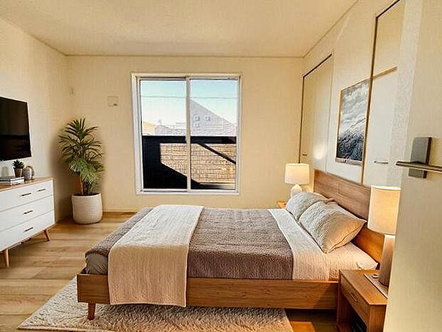 ※家具はCG処理しています※　洋室はモダンなデザインと機能性を備え、快適な生活空間に。明るい窓から差し込む自然光が広々とした空間をさらに明るく開放的に感じさせます。  