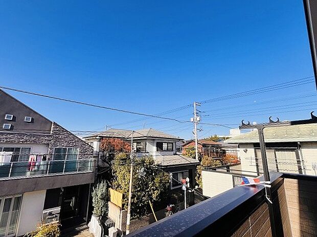 窓からの眺望です。実際に現地で眺望もご確認ください。 