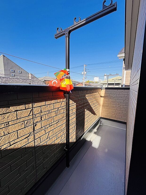 季節の変化や天気の良い日には、バルコニーでの時間が心地よく、気分をリフレッシュさせることができます。