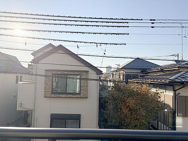 窓からの眺望です。実際に現地で眺望もご確認ください。 