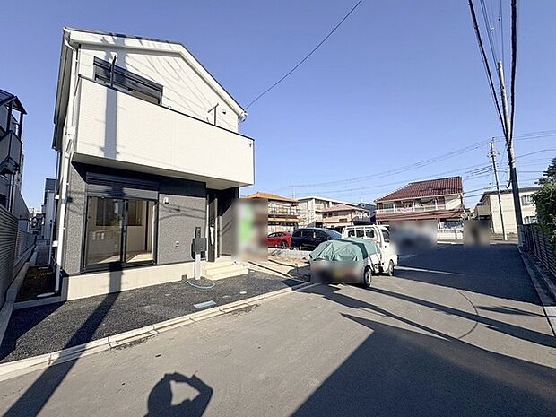 安心して暮らすことのできる住宅街。　住宅地の道路は一般に交通量が少なく車などの騒音が少ないため、住民にとって静かな生活環境が提供されます。 