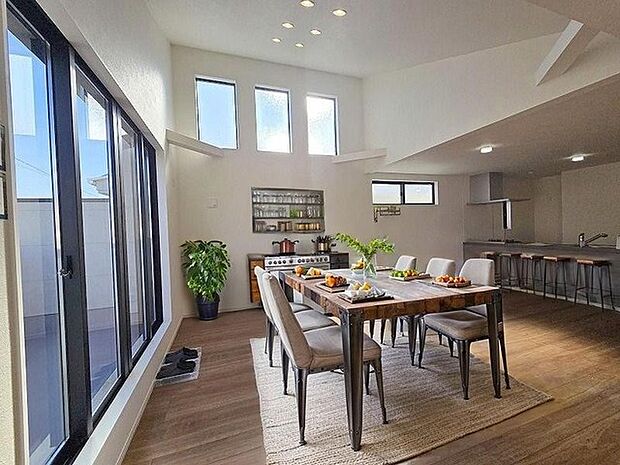 本画像はCGで作成しており、実際に現地に家具は置かれておりません。また、価格に家具は含まれておりません。 