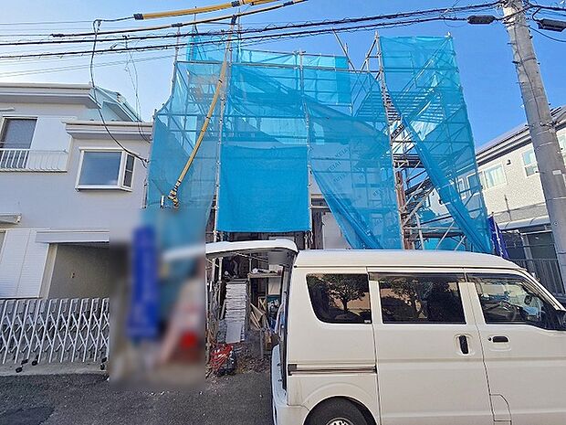 現在建物を建築中です、建築中の物件については現地確認の他、同施工会社の完成施工例のご案内、担当者のプレゼンテーションにてご検討ください。適切なご検討の方法をご説明させて頂きます。 