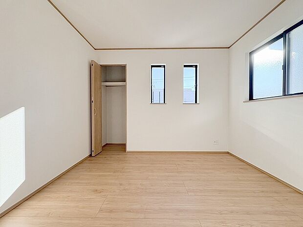 各お部屋に収納が設置されています。 