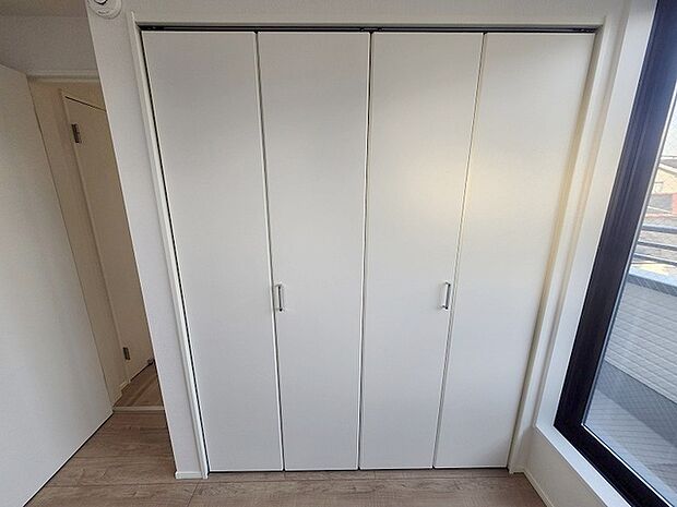 各お部屋に収納が設置されています。 