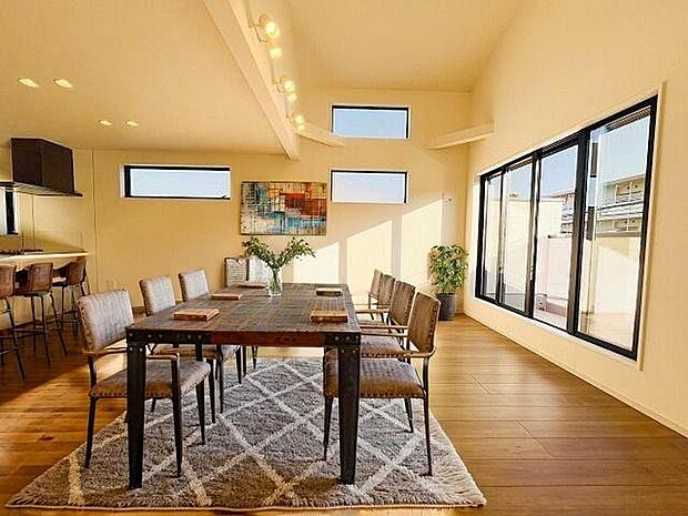 本画像はCGで作成しており、実際に現地に家具は置かれておりません。また、価格に家具は含まれておりません。 