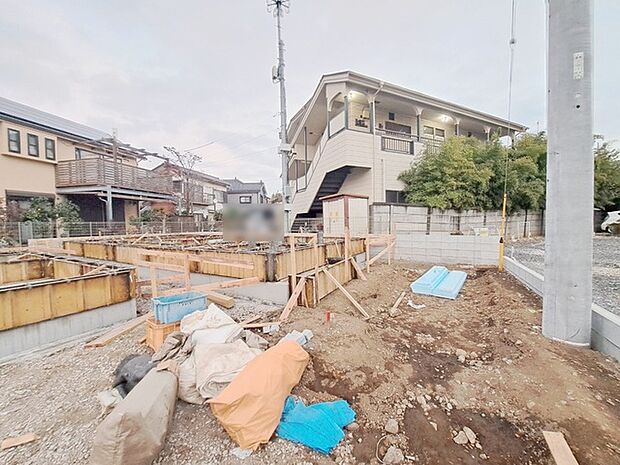 現在建物を建築中です、建築中の物件については現地確認の他、同施工会社の完成施工例のご案内、担当者のプレゼンテーションにてご検討ください。適切なご検討の方法をご説明させて頂きます。