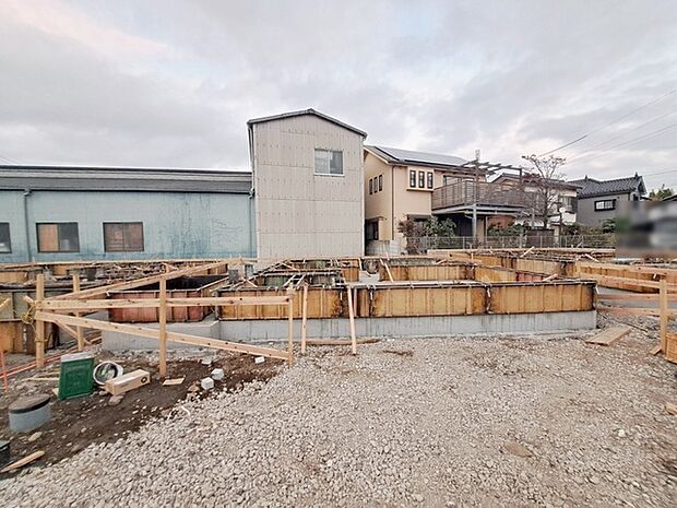 現在建物を建築中です、建築中の物件については現地確認の他、同施工会社の完成施工例のご案内、担当者のプレゼンテーションにてご検討ください。適切なご検討の方法をご説明させて頂きます。