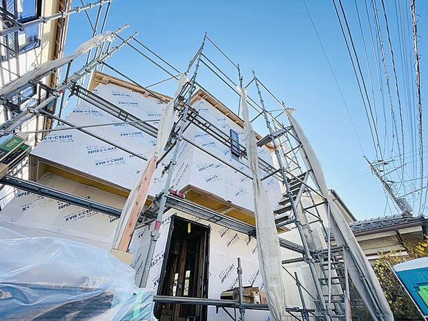 現在建物を建築中です、建築中の物件については現地確認の他、同施工会社の完成施工例のご案内、担当者のプレゼンテーションにてご検討ください。適切なご検討の方法をご説明させて頂きます。 