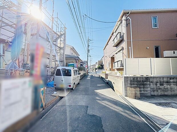 周辺は住宅が建ち並ぶ閑静な住宅街です。 