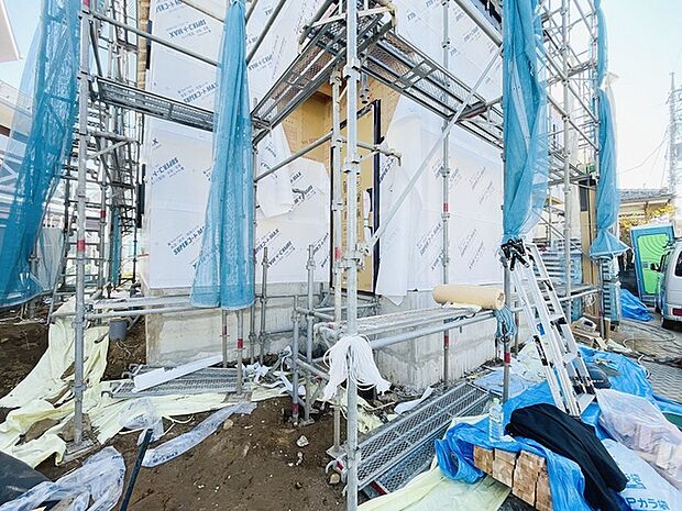 現在建物を建築中です、建築中の物件については現地確認の他、同施工会社の完成施工例のご案内、担当者のプレゼンテーションにてご検討ください。適切なご検討の方法をご説明させて頂きます。 