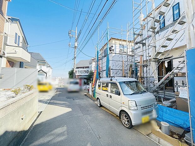 周辺は住宅が建ち並ぶ閑静な住宅街です。 