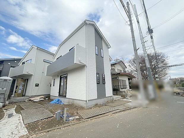 建物もうすぐ完成、室内ご確認可能です周辺のエリアで他にも沢山売りに出ている物件があります。インターネット掲載前の情報などもありますのでお気軽にお問合せください。まとめてご見学できます。