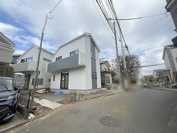 周辺は住宅が建ち並ぶ閑静な住宅街です。 