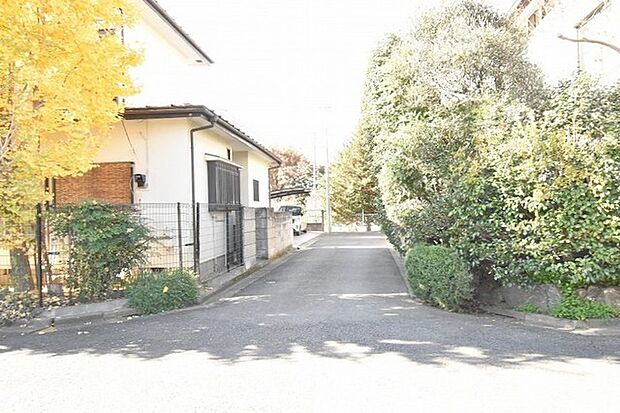 周辺のエリアで他にも沢山売りに出ている物件があります。インターネット掲載前の情報などもありますのでお気軽にお問合せください。まとめてご見学できます。 