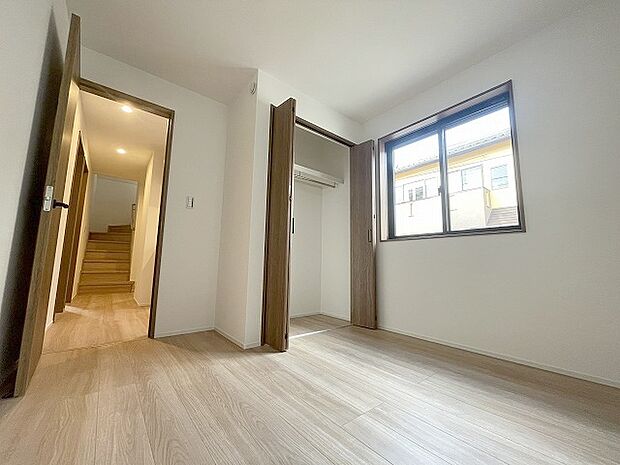 各お部屋に収納が設置されています。 