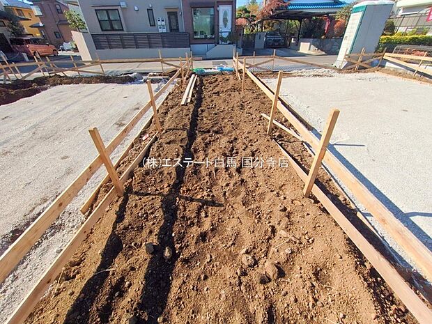 現在建物を建築中です、建築中の物件については現地確認の他、同施工会社の完成施工例のご案内、担当者のプレゼンテーションにてご検討ください。適切なご検討の方法をご説明させて頂きます。 