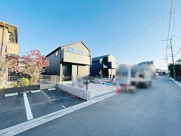 安心して暮らすことのできる住宅街。　住宅地の道路は一般に交通量が少なく車などの騒音が少ないため、住民にとって静かな生活環境が提供されます。 