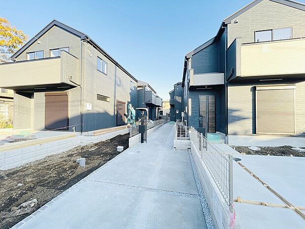 周辺のエリアで他にも沢山売りに出ている物件があります。インターネット掲載前の情報などもありますのでお気軽にお問合せください。まとめてご見学できます。 