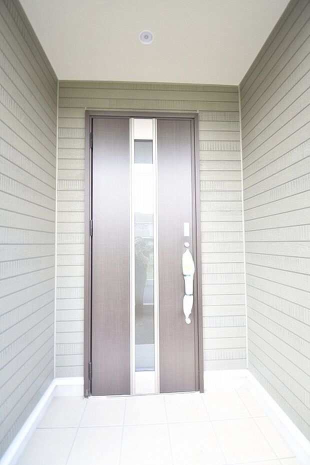 周辺のエリアで他にも沢山売りに出ている物件があります。インターネット掲載前の情報などもありますのでお気軽にお問合せください。まとめてご見学できます。 