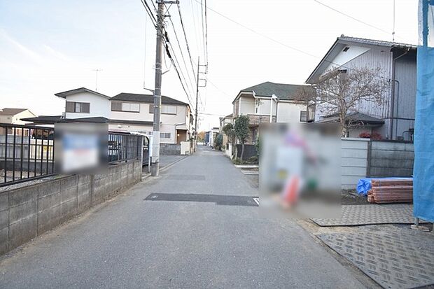 安心して暮らすことのできる住宅街。　住宅地の道路は一般に交通量が少なく車などの騒音が少ないため、住民にとって静かな生活環境が提供されます。 