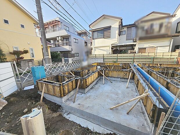 現在建物を建築中です、建築中の物件については現地確認の他、同施工会社の完成施工例のご案内、担当者のプレゼンテーションにてご検討ください。適切なご検討の方法をご説明させて頂きます。 