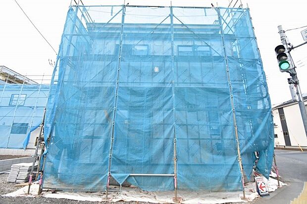 現在建物を建築中です、建築中の物件については現地確認の他、同施工会社の完成施工例のご案内、担当者のプレゼンテーションにてご検討ください。適切なご検討の方法をご説明させて頂きます。