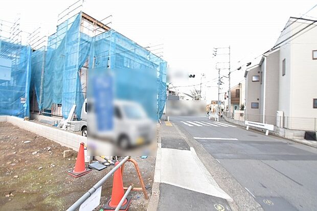 周辺は住宅が建ち並ぶ閑静な住宅街です。