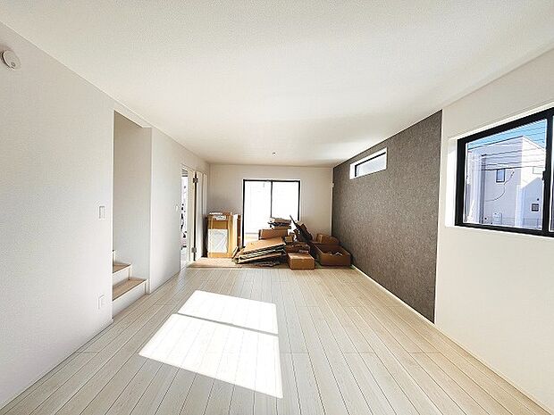 リビングの真ん中に階段がある人気のリビング階段。自然と家族のコミュニケーションが増えます。