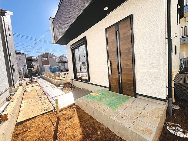 周辺のエリアで他にも沢山売りに出ている物件があります。インターネット掲載前の情報などもありますのでお気軽にお問合せください。まとめてご見学できます。 