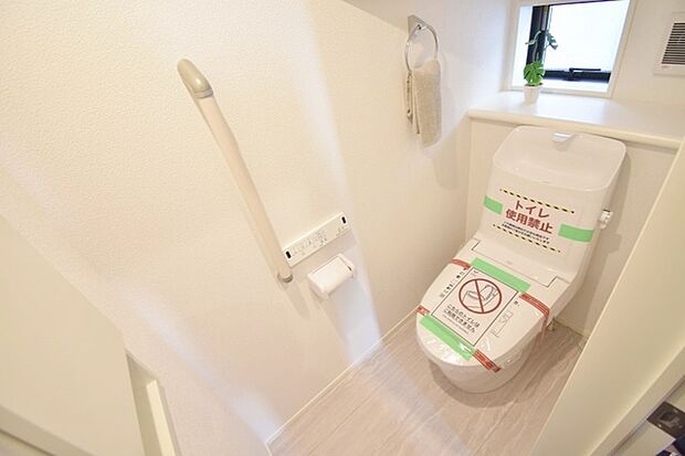 トイレにはウォシュレット機能を標準装備。 