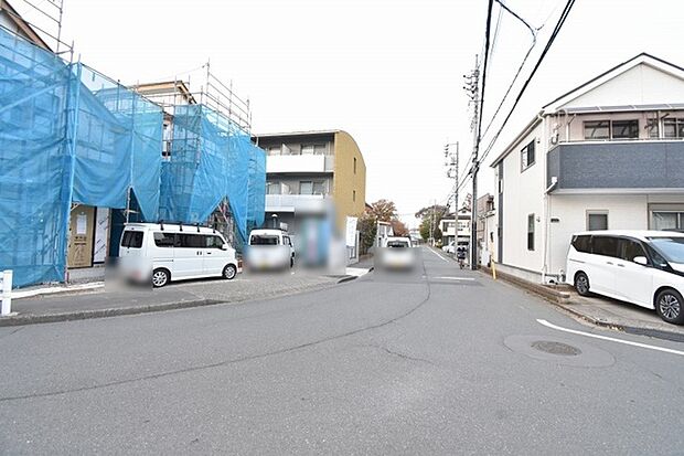安心して暮らすことのできる住宅街。 住宅地の道路は一般に交通量が少なく車などの騒音が少ないため、住民にとって静かな生活環境が提供されます。