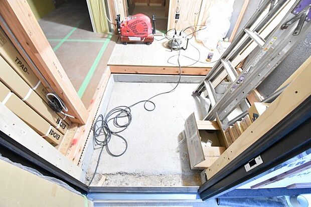 実際に室内をご見学頂くと生活のイメージが広がると思います。家具を置いたイメージや窓からの景色など。周辺で販売に出している物件も一緒にまとめてご見学頂き、比較する事もできます。