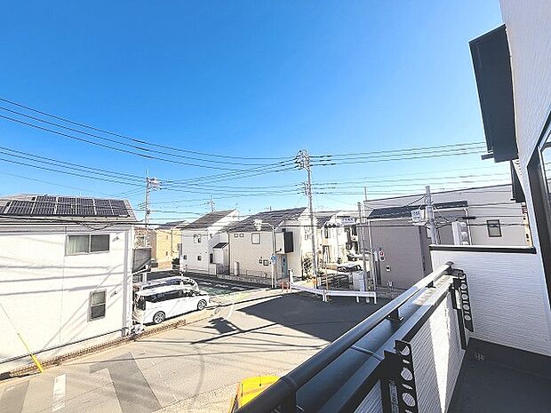 窓からの眺望です。実際に現地で眺望もご確認ください。 