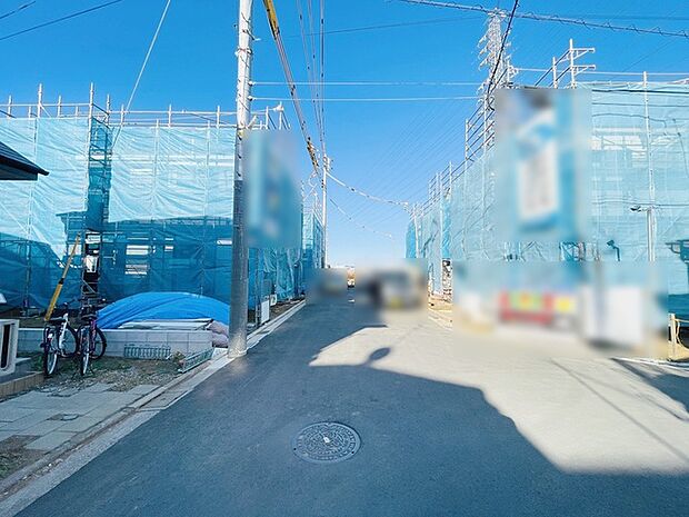 安心して暮らすことのできる住宅街。　住宅地の道路は一般に交通量が少なく車などの騒音が少ないため、住民にとって静かな生活環境が提供されます。 