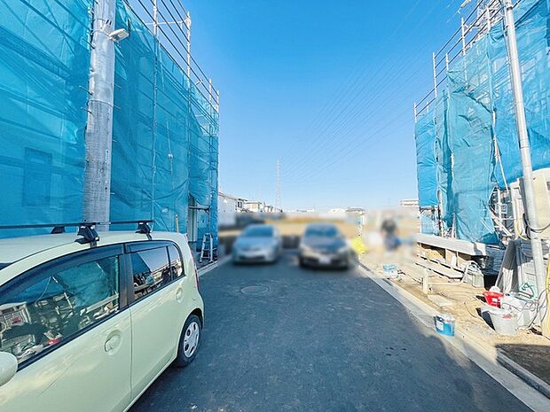 安心して暮らすことのできる住宅街。　住宅地の道路は一般に交通量が少なく車などの騒音が少ないため、住民にとって静かな生活環境が提供されます。 