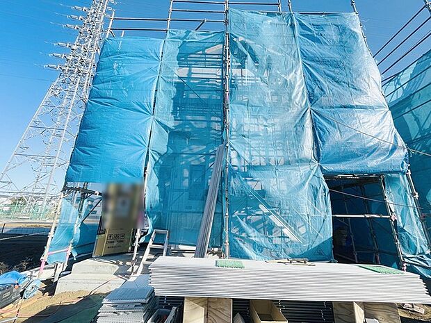 現在建物を建築中です、建築中の物件については現地確認の他、同施工会社の完成施工例のご案内、担当者のプレゼンテーションにてご検討ください。適切なご検討の方法をご説明させて頂きます。