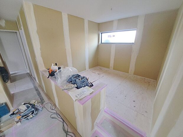 家族みんなが集まるリビング。広さを重視した家族全員が集まれるリビングは、住む上で大事な空間になります。