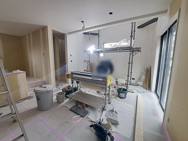 家族が一番集まる場所だから広々としつつも素敵な空間であって欲しい。みんながくつろぐリビングからキッチンまでが一つの空間のように繋がる間取り。