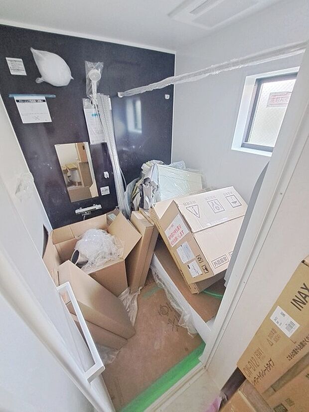 一日の疲れを癒してくれるゆったりとしたバスルームです。