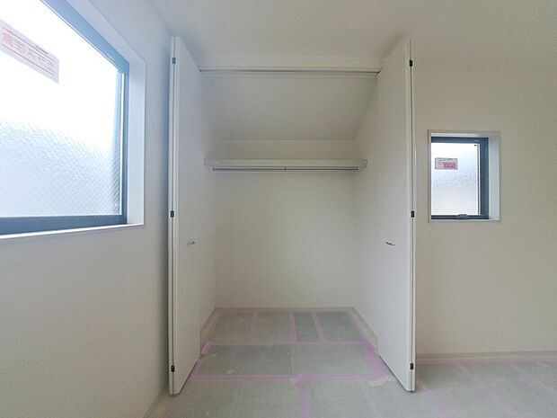 各お部屋に収納が設置されています。